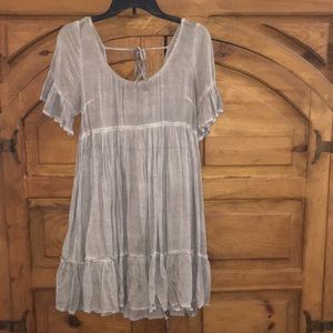 SUPER CUTE Grey Flowy Tunic Shirt Women’s M